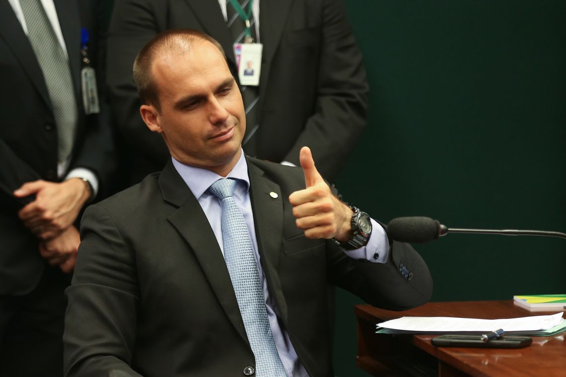 Fabio Rodrigues Pozzebom/ Agencia Brasil Brasília - O Conselho de Ética da Câmara arquivou duas representações (12/17 e 13/17) contra o deputado Eduardo Bolsonaro (PSC-SP) por quebra do decoro (Fabio Rodrigues Pozzebom/ Agencia Brasil)