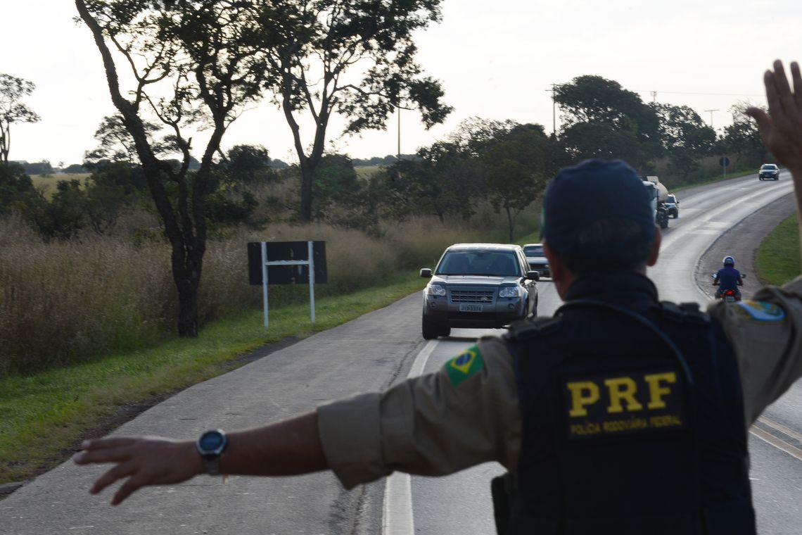 Resultado de imagem para PolÃ­cia RodoviÃ¡ria Federal inicia hoje OperaÃ§Ã£o Ano Novo