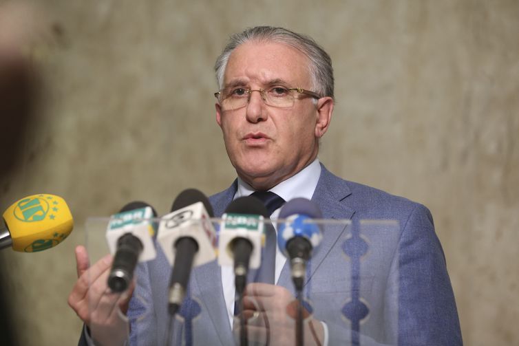 Ministro do Desenvolvimento Social, Alberto Beltrame, fala Ã  imprensa, no PalÃ¡cio do Planalto.