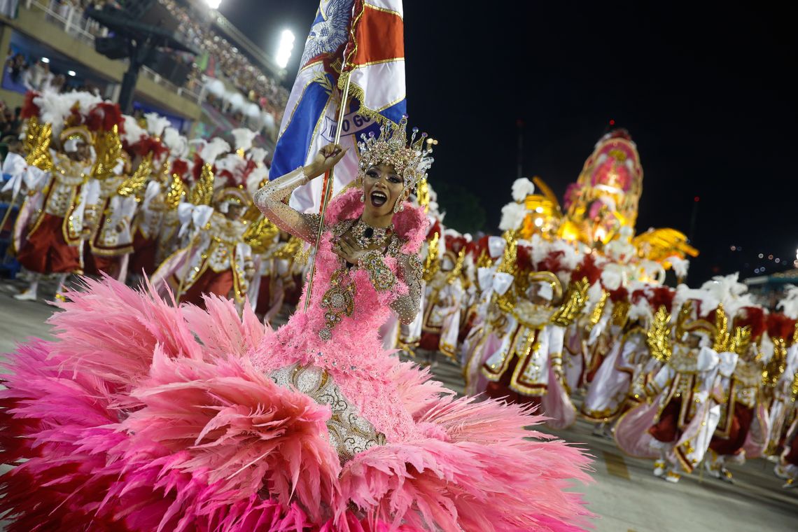 Tânia Rêgo; Agência Brasil Rio de Janeiro - Desfile da União da Ilha no segundo dia de apresentações do Grupo Especial das Escolas de Samba do Rio, na Sapucaí (Tânia Rêgo/Agência Brasil)