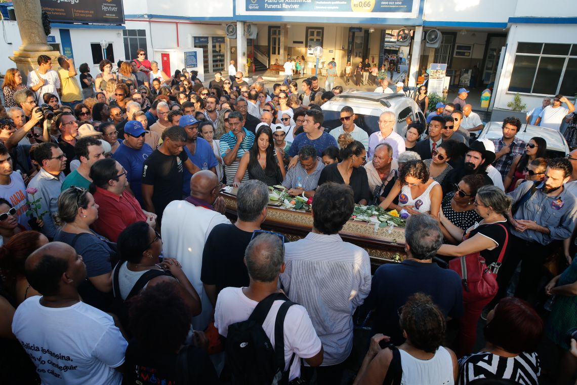 Fernando Frazão/Agência Brasil Rio de Janeiro - Enterro do corpo da vereadora Marielle Franco no Cemitério do Caju (Fernando Frazão/Agência Brasil)