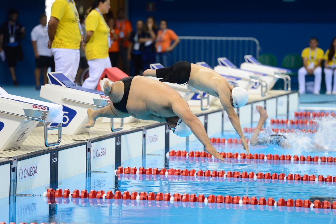 Fernando Frazão/Agência Brasil Rio de Janeiro - Atletas paralímpicos do México, Espanha e Brasil disputam prova de 50 metros nado peito, em evento-teste de natação no Estádio Aquático do Parque Olímpico, em Jacarepaguá (Fernando Frazão/Agência Brasil)