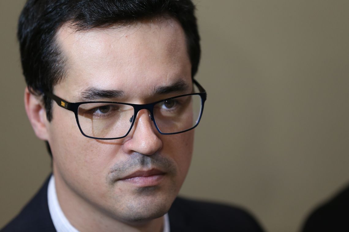 Fabio Rodrigues Pozzebom/Agência Brasil Brasília - O procurador Deltan Dallagnol, coordenador da força-tarefa da Operação Lava Jato, se reúne com deputados da comissão especial que analisa projeto contra corrupção (Fabio Rodrigues Pozzebom/Agência Brasil)