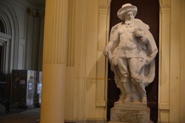  O Museu Paulista, também conhecido como Museu do Ipiranga, está fechado desde 2013 e aguarda verba para as obras de restauração e modernização.