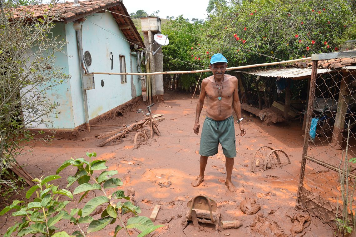 Antonio Cruz/ Agência Brasil Barra Longa(MG) - A cidade de Barra Longa/MG, atingida pela enxurrada de lama tóxica proveniente do rompimento da barrragem tenta se recuperar dos transtornos causados pelo incidente (Antonio Cruz/Agência Brasil)