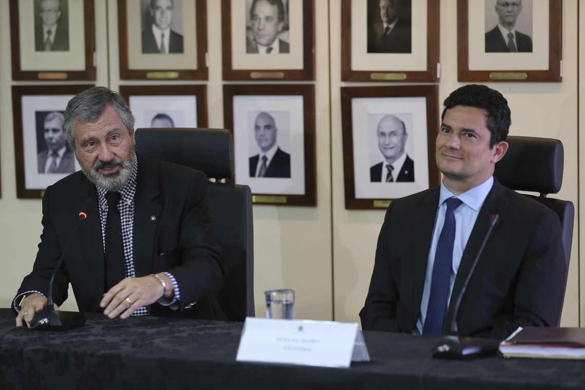 Fabio Rodrigues Pozzebom/Agência Brasil O atual ministro da Justiça, Torquato Jardim, e o futuro ministro da pasta, juiz federal Sérgio Moro, durante coletiva de imprensa após reunião.