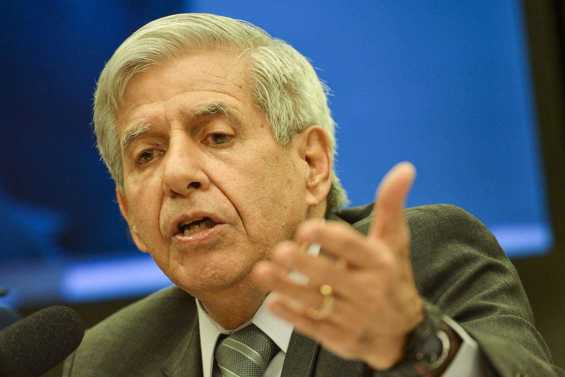 O ministro do Gabinete de Segurança Institucional, Augusto Heleno, participa de audiência pública na Câmara dos Deputados, sobre o caso do militar preso com cocaÃna na Espanha em aeronave da Força Aérea Brasileira.