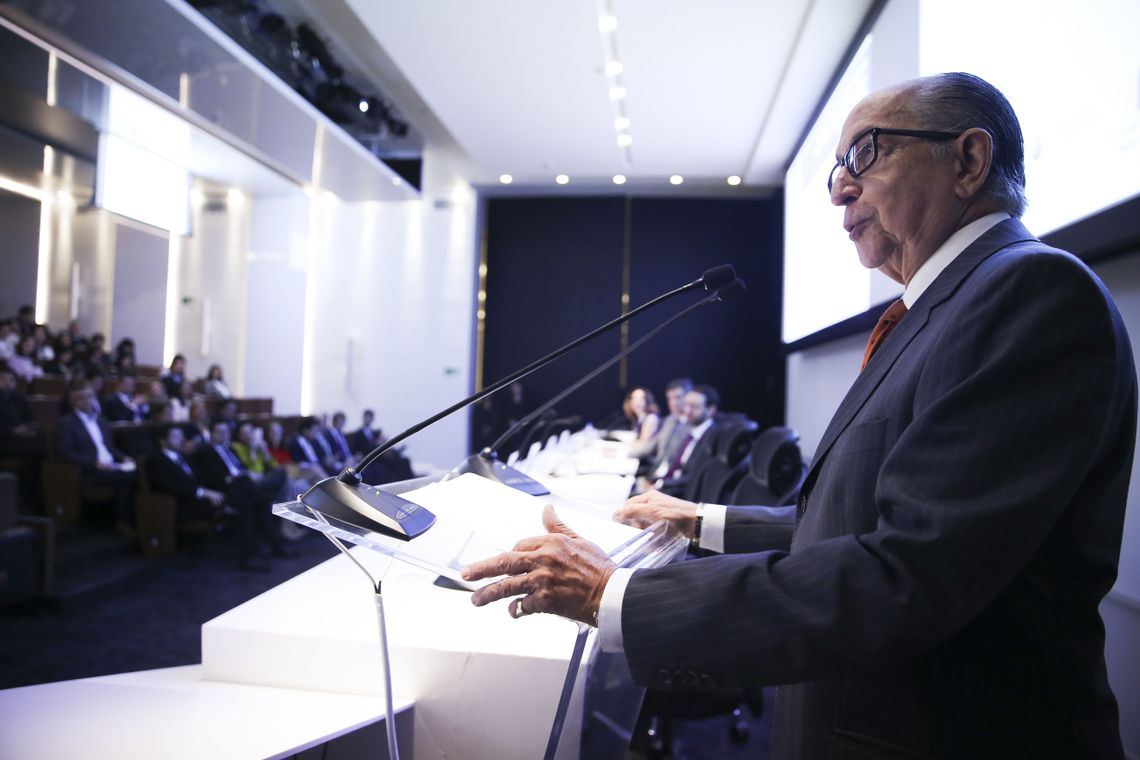 José Cruz/Agência Brasil O secretário especial da Receita Federal, Marcos Cintra, participa do seminário, O padrão OCDE de preços de transferência e a abordagem brasileira: o caminho à frente.