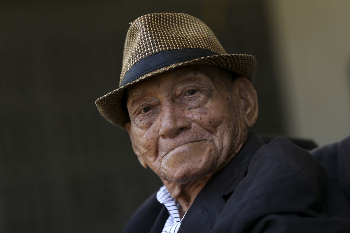 Marcelo Camargo/Agência Brasil O fotógrafo Gervásio Batista, de 95 anos, é homenageado pela Associação Baiana de Imprensa (ABI) com a Medalha do Mérito Jornalístico.