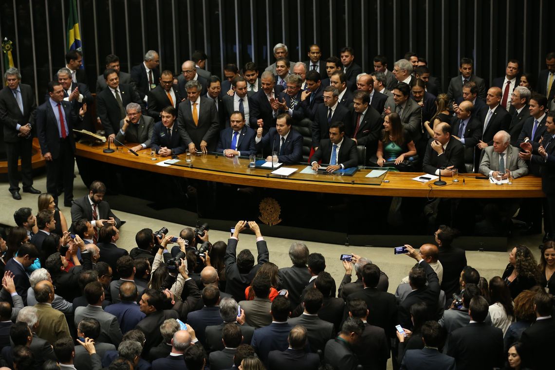 Fabio Rodrigues Pozzebom/Agência Brasil Brasília - O deputado Rodrigo Maia (DEM-RJ) foi eleito presidente da Câmara dos Deputados, com 285 votos. (Fabio Rodrigues Pozzebom/Agência Brasil)