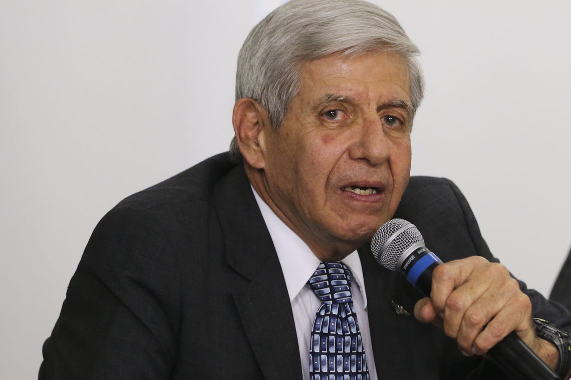 Valter Campanato/Agência Brasil O ministro do Gabinete de Segurança Institucional (GSI), General Augusto Heleno, participa de videoconferência com escola atendida pelo programa Gesac.