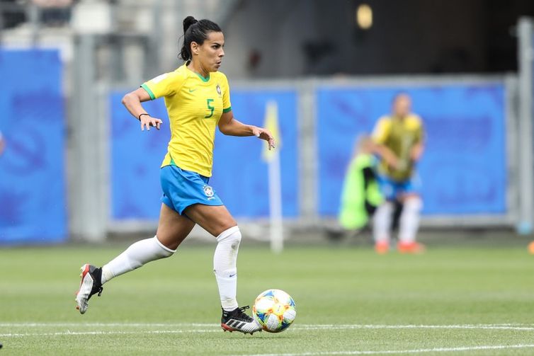 No jogo desta terça-feira, Thaisa não terá ao lado, no meio-campo, a companheira Formiga, que recebeu o segundo cartão amarelo e está fora da partida
