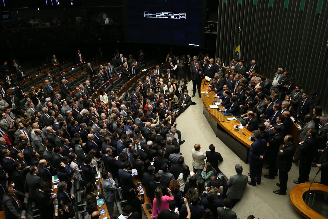 Fabio Rodrigues Pozzebom/Agência Brasil Brasília - O deputado Rodrigo Maia (DEM-RJ) foi eleito presidente da Câmara dos Deputados, com 285 votos. (Fabio Rodrigues Pozzebom/Agência Brasil)