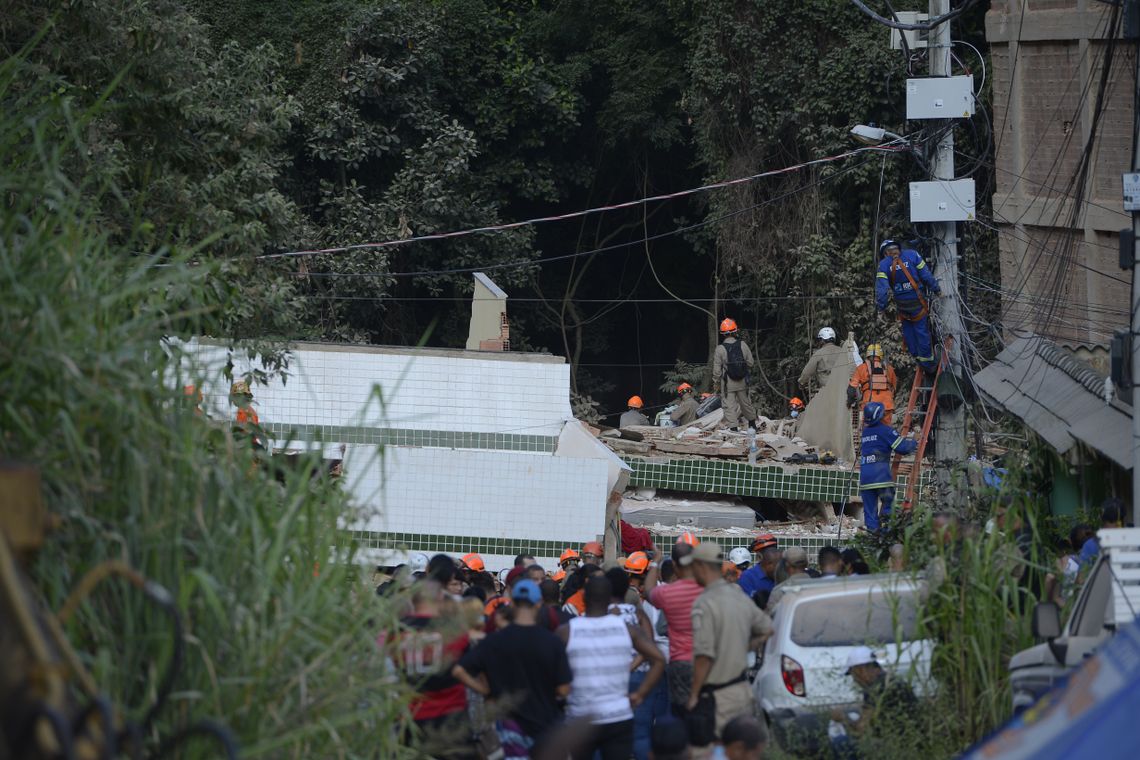 Desabamento de dois na comunidade da Muzema. Foto: Fernando Frazão/Agência Brasil