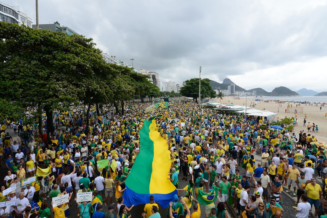 Tânia Rêgo/Agência Brasil Rio de Janeiro - Manifestação em Copacabana contra a corrupção e pela saída da presidenta Dilma Rousseff (Tânia Rêgo/Agência Brasil)