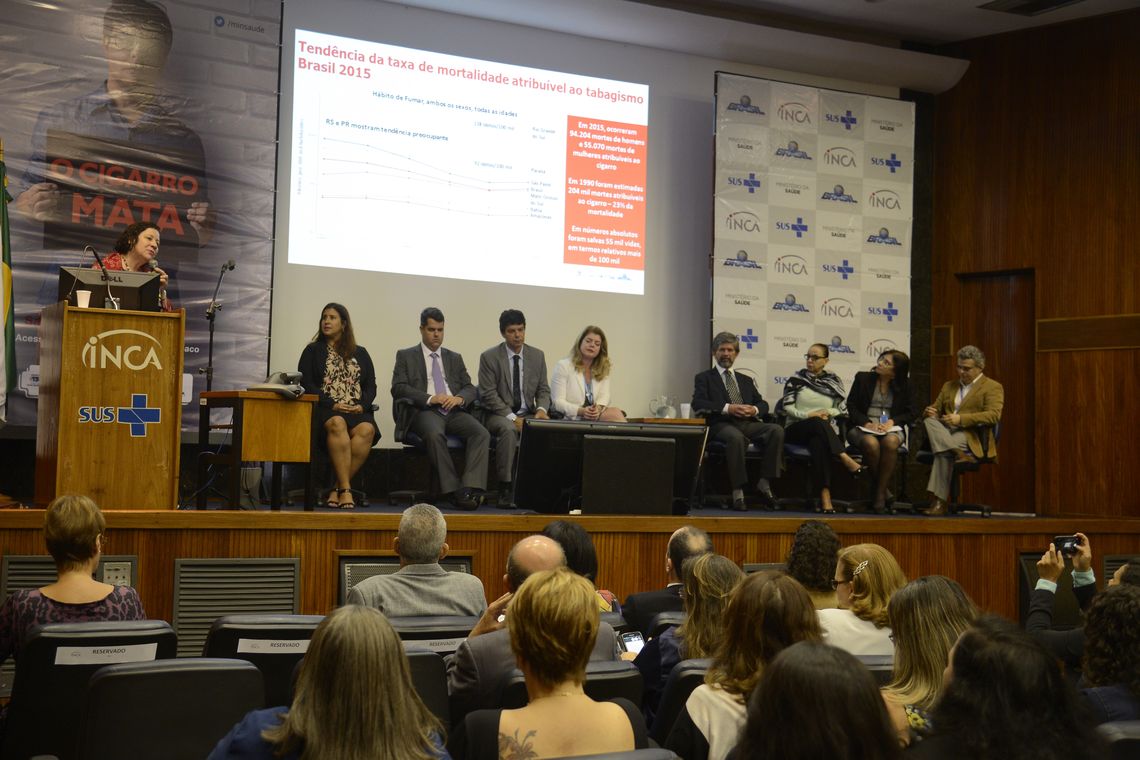 Tânia Rêgo/Agência Brasil Rio de Janeiro - No Dia Mundial sem Tabaco, o Instituto Nacional de Câncer José Alencar Gomes da Silva e o Ministério da Saúde lançam o estudo O Tabagismo no Brasil: morte, doença e política de preços e impostos (Tânia Rêgo/Agência Brasil)
