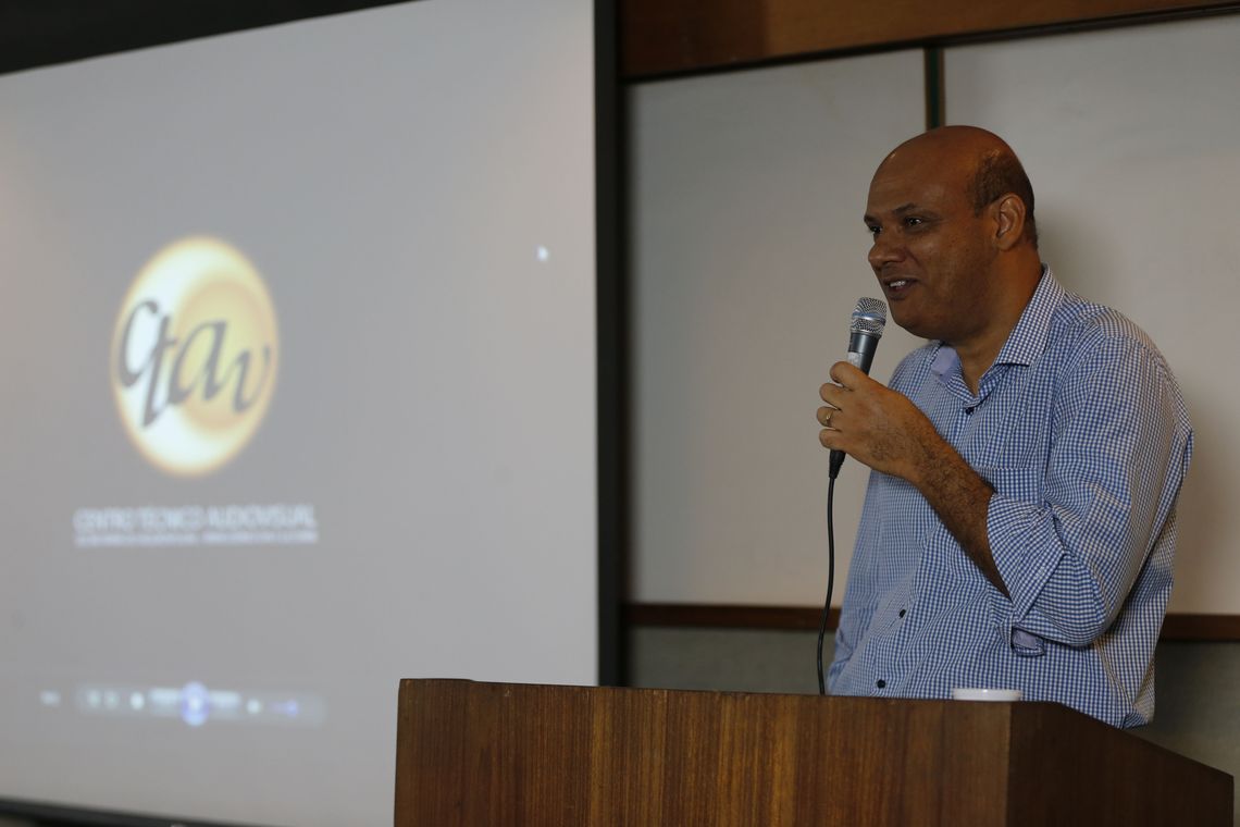 Fernando Frazão/Agência Brasil Rio de Janeiro - O Secretário do Audiovisual, João Batista da Silva, fala na cerimônia de posse da nova diretora do Centro Técnico Audiovisual, Daniela Pfeiffer (Fernando Frazão/Agência Brasil)