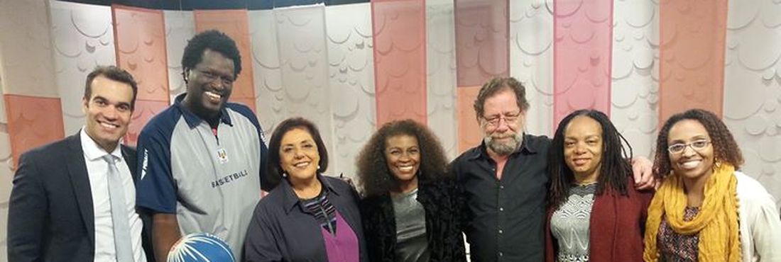 Racismo é assunto do Sem Censura O advogado Michel Asseff Filho, o professor de educação física WG de Rua, Leda Nagle, a atriz Zezé Motta, o jornalista Eric Nepomuceno, a psicóloga Luciene Lacerda e a professora Simone Ricco, no Sem Cnsura do dia 02/09, que debateu o racismo.