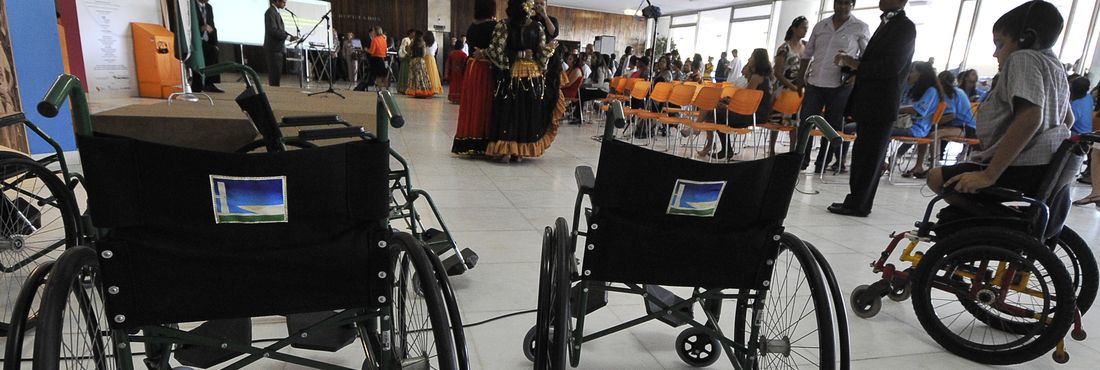 Crianças com deficiência Crianças com deficiência são excluídas do sistema educacional do Paraguai
