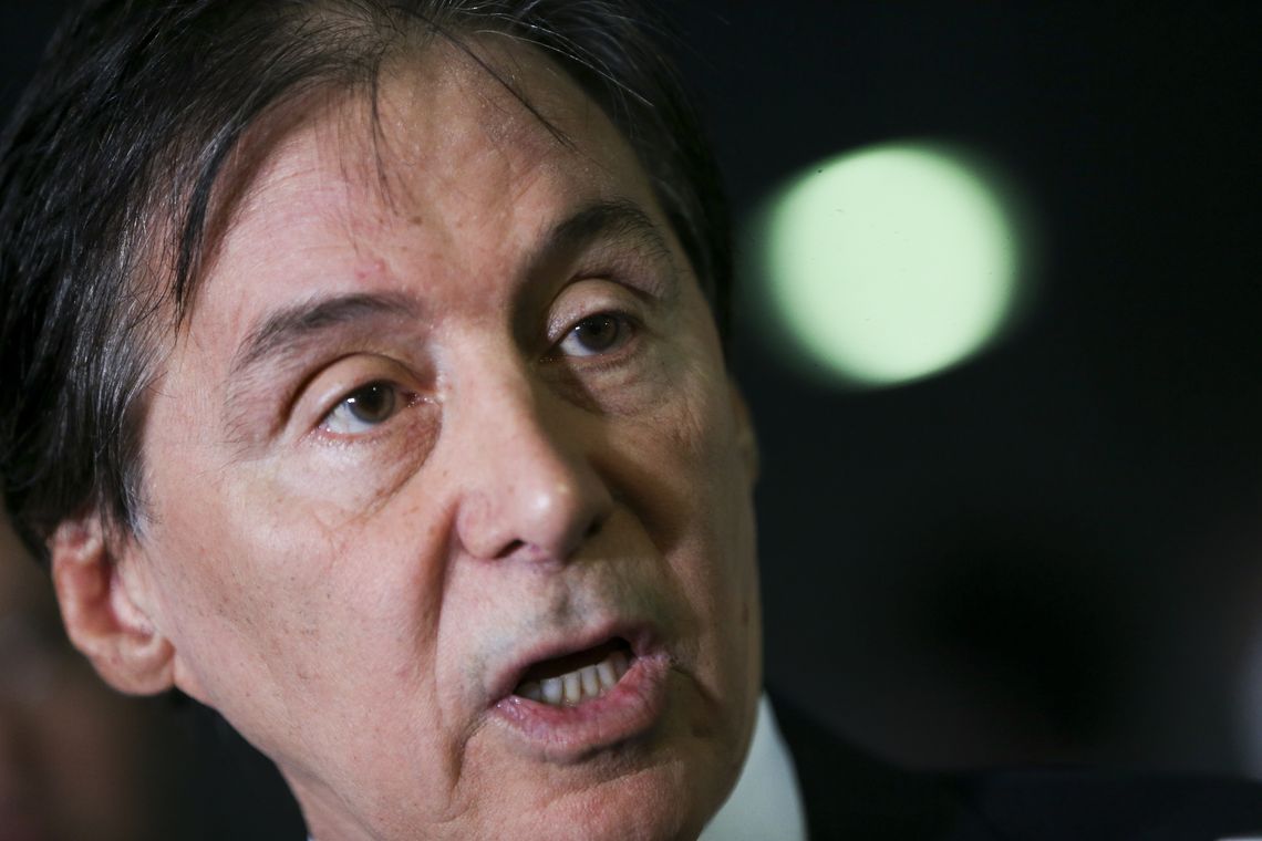Marcelo Camargo/Agência Brasil Brasília - O presidente do Senado, Eunício Oliveira, fala à imprensa ao chegar no Congresso (Marcelo Camargo/Agência Brasil)