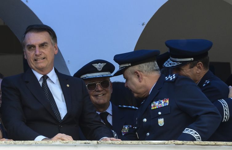 O presidente eleito, Jair Bolsonaro, participa na cidade de Guaratinguetá, no Vale do Paraíba, em São Paulo, da formatura de sargentos da Aeronáutica na Escola de Especialistas da Aeronáutica (EEAR) 