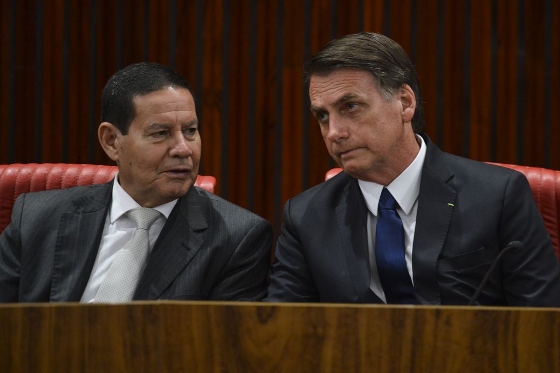Resultado de imagem para Fotos de Bolsonaro e Mourão