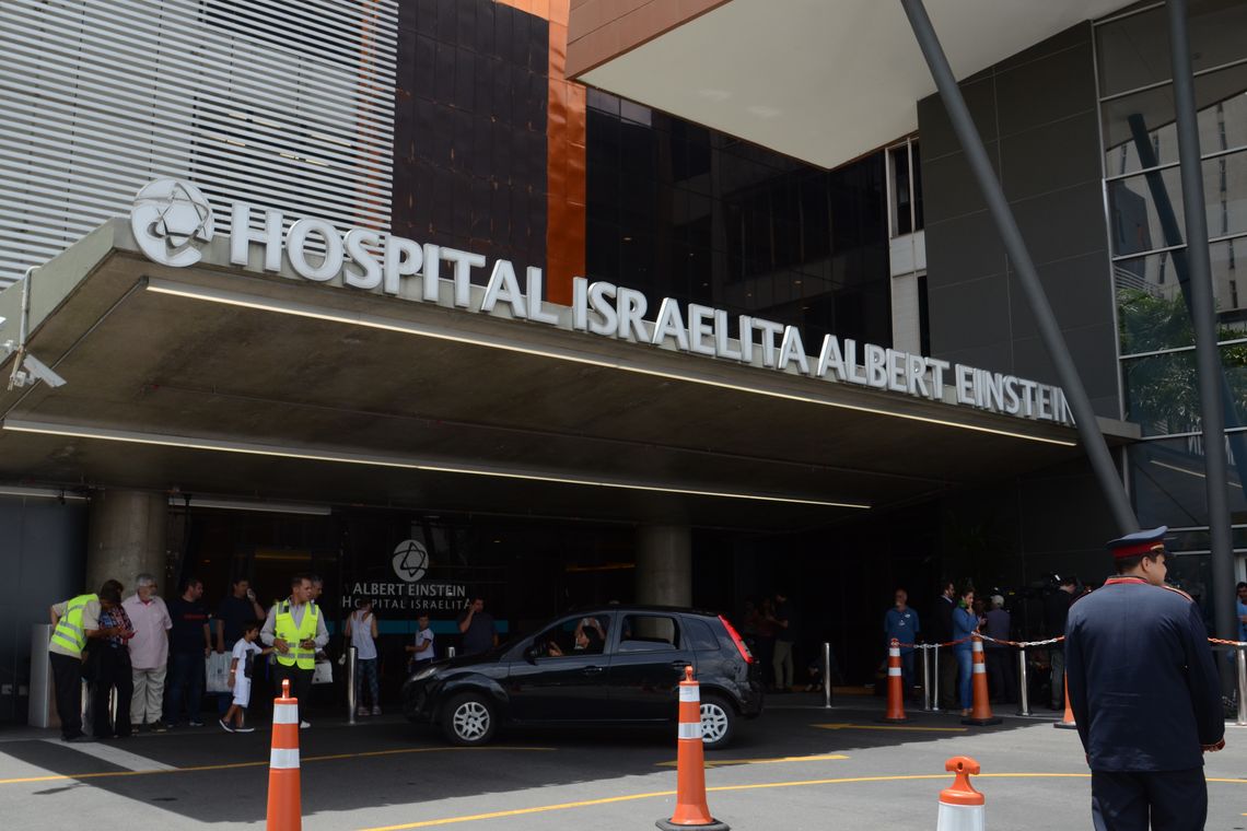 Rovena Rosa/Agência Brasil Fachada do Hospital Israelita Albert Einstein. O presidente eleito Jair Bolsonaro esteve no Einstein e foi submetido a exames laboratoriais, de imagem e consultas médicas.