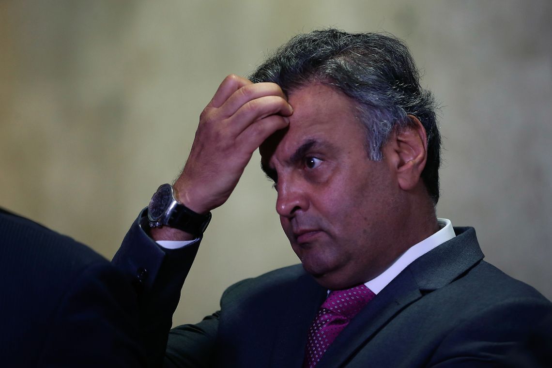 Valter Campanato/Agência Brasil Brasília - Senador Aécio Neves fala à imprensa, no Palácio do Planalto, após encontro com o presidente Michel Temer (Valter Caampanato/Agência Brasil)