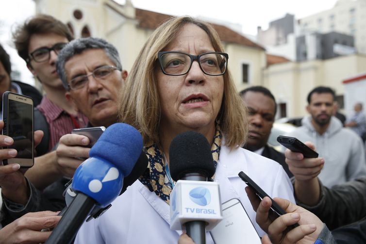 Eunice Dantas, médica e diretora-técnica da Santa Casa de Juiz de Fora (MG), explica com detalhes, o estado de saúde do candidato à Presidência da República, Jair Bolsonaro e a transferência ele para São Paulo.