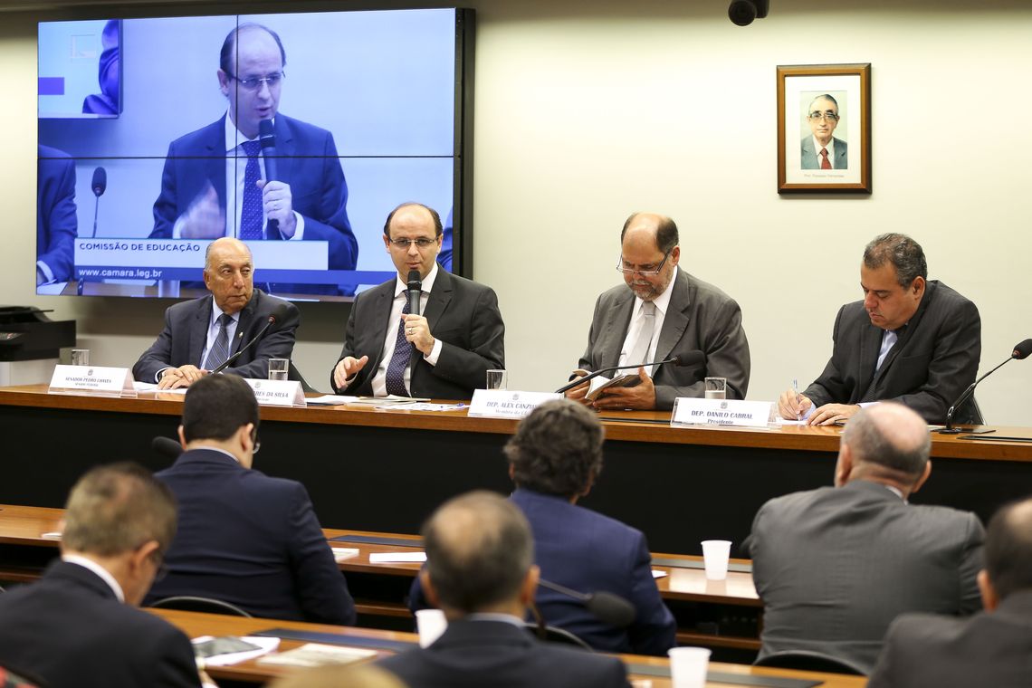 Marcelo Camargo/Agência Brasil O ministro da Educação, Rossieli Soares, participa de reunião da comissão de Educação da Câmara dos Deputados e lança a Cartilha de Orientação para Apresentação de Emendas Parlamentares ao Orçamento de 2019