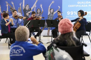  A Orquestra Sinfônica do Teatro Nacional se apresenta no Hospital da Criança de Brasília como parte do projeto Concertos da Saúde.  