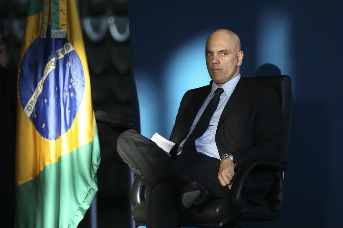 Fabio Rodrigues Pozzebom/Agência Brasil Brasília - Ex-ministro Alexandre de Moraes, que vai para o STF, durante transmissão do cargo ao novo ministro da Justiça e Segurança Pública, Osmar Serraglio (Fabio Rodrigues Pozzebom/Agência Brasil)