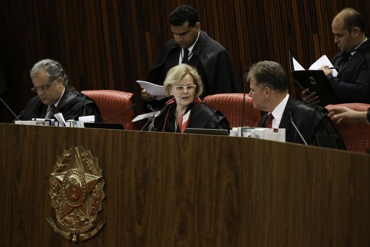 A presidente do TSE, Rosa Weber durante sessão plenária para o julgamento de processos. Na pauta, análise de representações e recursos relativos às Eleições 2018, entre outras matérias.