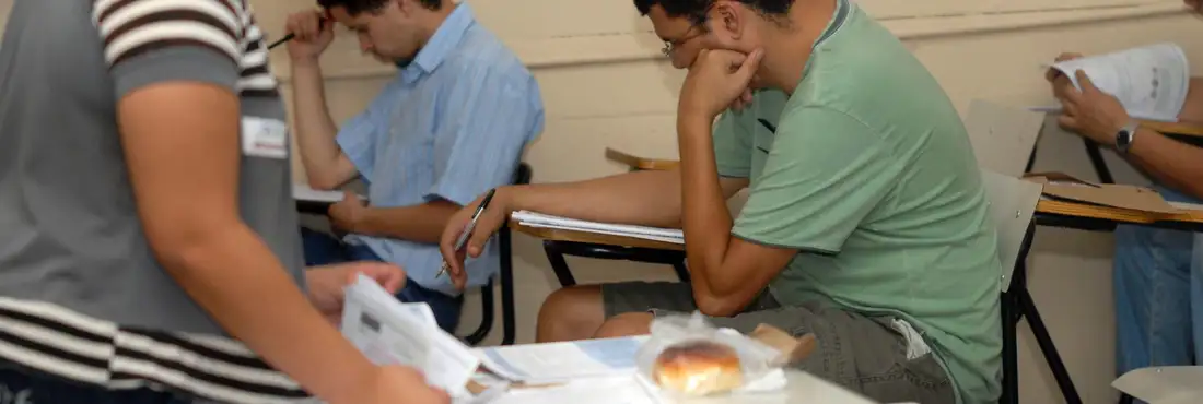 Enade Estudantes de cursos superiores participam do Enade