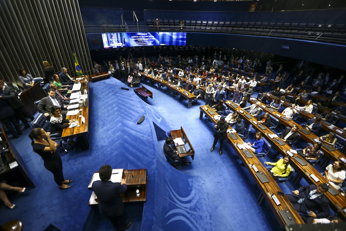 Marcelo Camargo/Agência Brasil Cerimônia de assinatura da portaria de incorporação do medicamento Nusinersena (Spinraza) na Relação Nacional de Medicamentos Essenciais (Rename) para pessoas com Atrofia Muscular Espinhal (AME), no Senado.