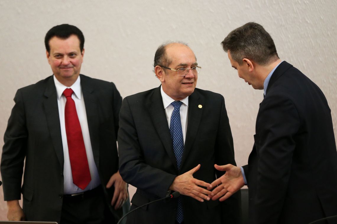 Marcelo Camargo/Agência Brasil Brasília - O ministro da Ciência e Tecnologia, Gilberto Kassab, o presidente do TSE, Gilmar Mendes, e o coordenador do Comitê Gestor da Internet, Maximiliano Martinhão, durante a abertura do 1º Seminário Internet e Eleições, organizado pelo