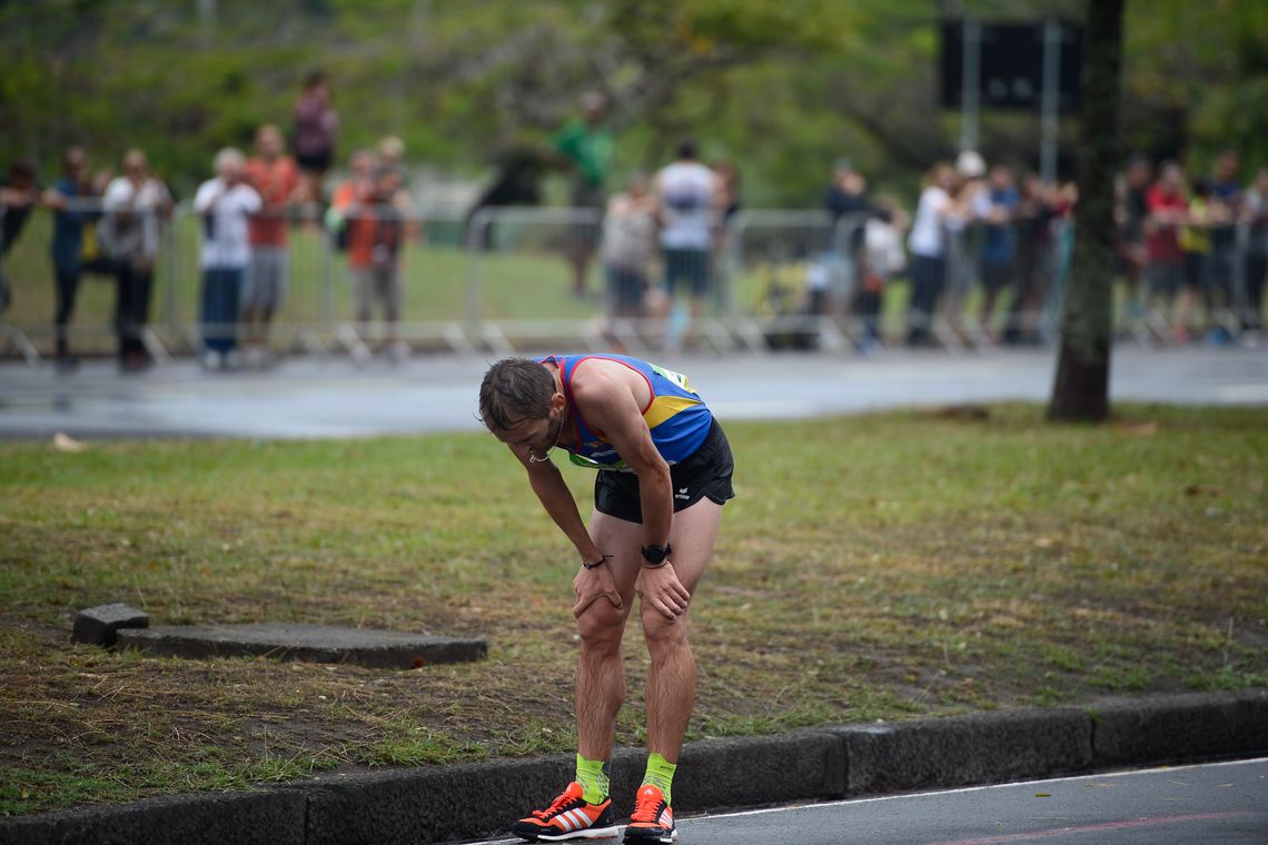 Tânia Rêgo/Agência Brasil Rio de Janeiro - Sob chuva forte atletas da maratona masculina passam pelo aterro do Flamengo (Tânia Rêgo/Agência Brasil)