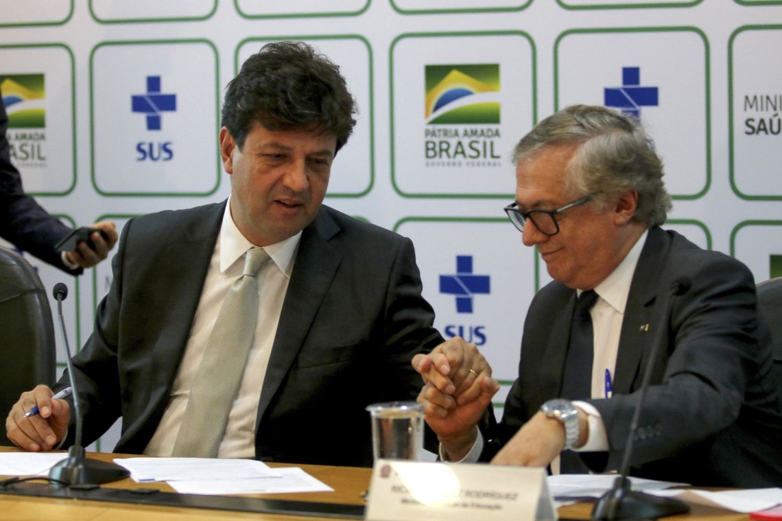 Wilson Dias/Agência Brasil Os ministros da Saúde, Luiz Henrique Mandetta, e da educação, Ricardo Vélez, participam da cerimônia de assinatura de Carta Preventiva em Relação à Semana de Prevenção à Gravidez.