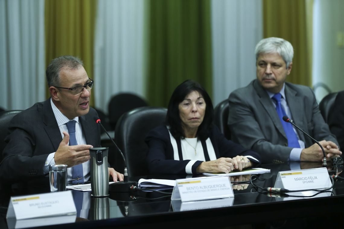 José Cruz/Agência Brasil O ministro de Minas e Energia, Bento Albuquerque, fala sobre as ações desenvolvidas pela pasta nos primeiros 100 dias de governo.