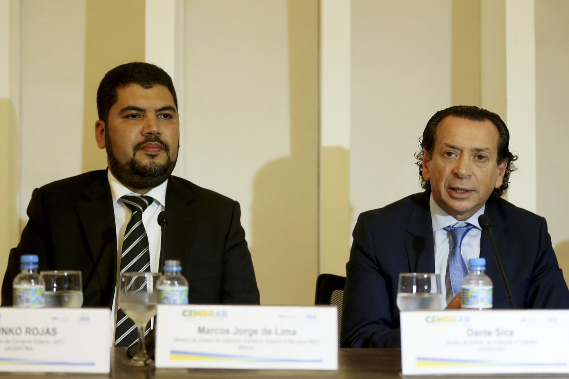 Wilson Dias/Agência Brasil O ministro da Indústria, Comércio Exterior e Serviços, Marcos Jorge e o ministro da Produção da Argentina, Dante Sica, dão entrevista coletiva para falar sobre os resultados das reuniões do Conselho Empresarial Brasil-Argentina (Cembrar).