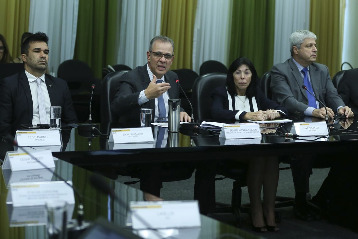 José Cruz/Agência Brasil O ministro de Minas e Energia, Bento Albuquerque, fala sobre as ações desenvolvidas pela pasta nos primeiros 100 dias de governo.