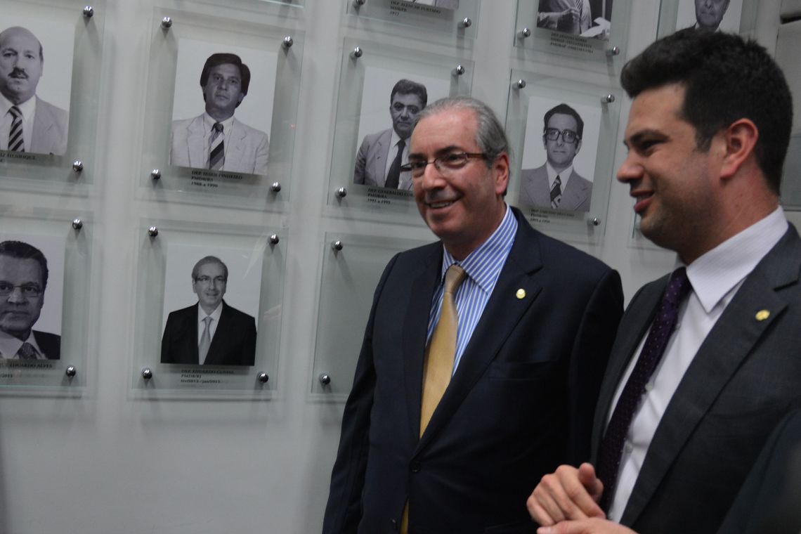Valter Campanato/Agência Brasil Brasília - O presidente da Câmara dos Deputados, Eduardo Cunha, participa da cerimônia de colocação de sua fotografia na galeria de ex-líderes do PMDB (Valter Campanato/Agência Brasil)