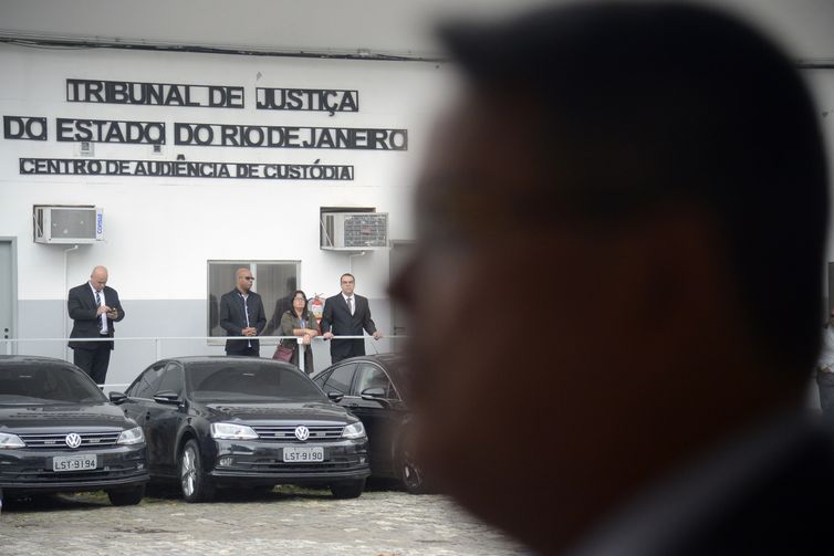Tânia Rêgo/Agência Brasil O presidente do Tribunal de Justiça do Rio, desembargador Claudio de Mello Tavares, inaugura as obras de ampliação da Central de Audiência de Custódia de Benfica, na zona norte da cidade.