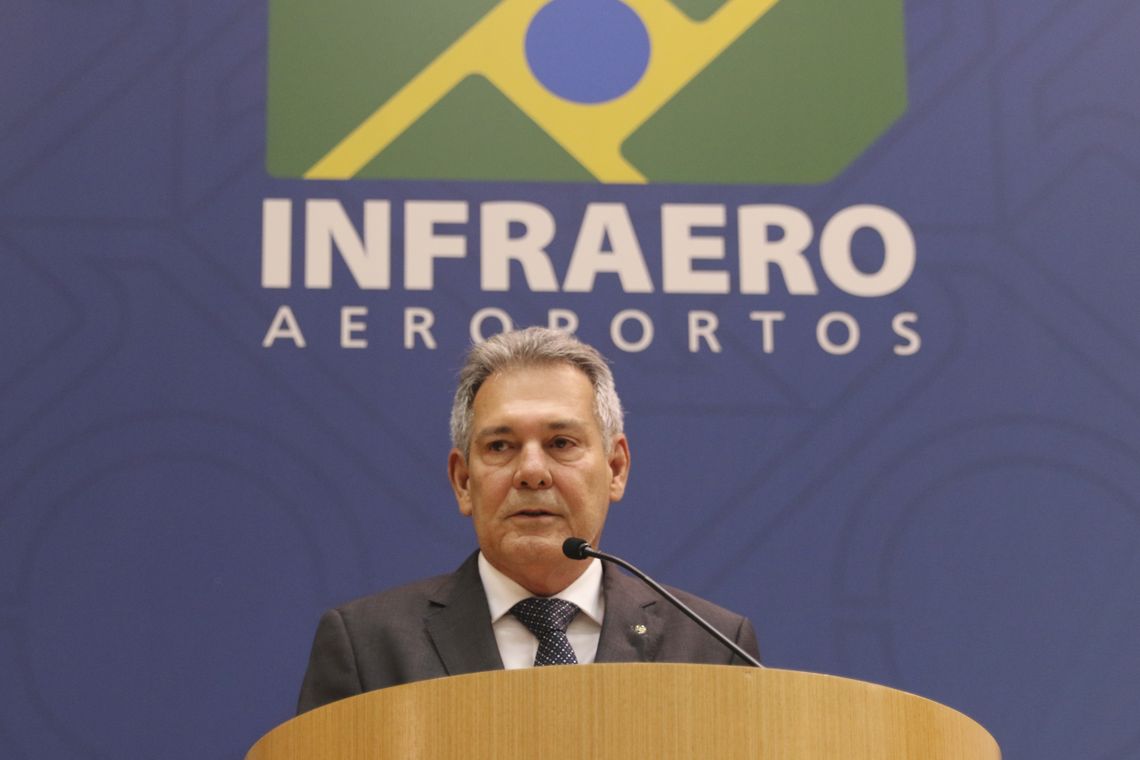 Valter Campanato/Agência Brasil Cerimônia de posse do presidente da Empresa Brasileira de Infraestrutura Aeroportuária (Infraero), tenente-brigadeiro-do-ar Hélio Paes de Barros Júnior.