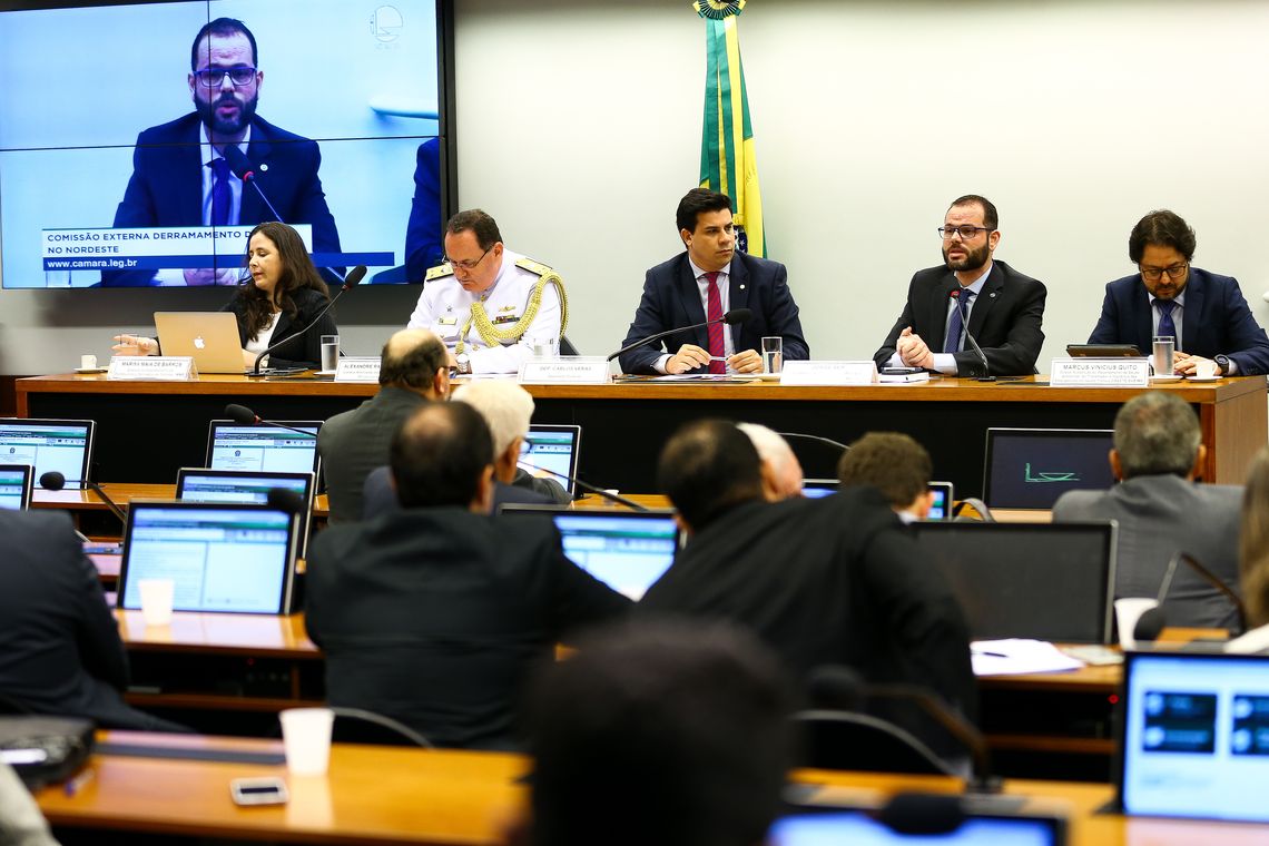 A Câmara dos Deputados realiza audiência pública para debater sobre as medidas tomadas pelo Poder Executivo nas ações de resposta ao desastre do derramamento de óleo no litoral da Região.