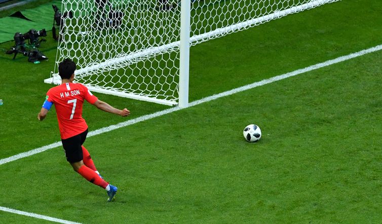 Copa 2018: Alemanha e Coreia. Son Heung-min, da Coreia do Sul, marca o segundo gol da equipe.