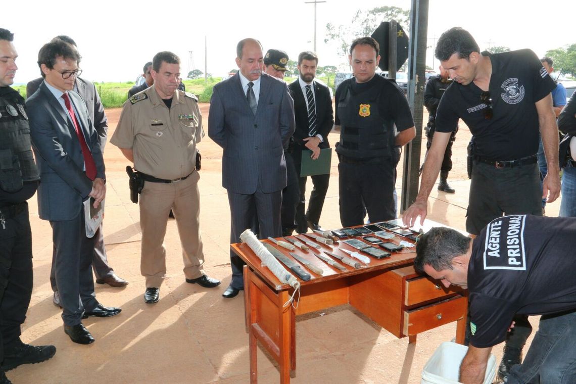 Jota Eurípedes / DGAP-GO Em nova inspeção, policiais encontram armas, celulares e drogas no Complexo Prisional de Aparecida de Goiânia (Jota Eurípedes / DGAP-GO)