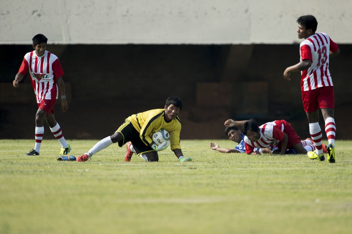 Marcelo Camargo/Agência Brasil Palmas - Índios Kayapó entram em campo para partida de futebol contra os índios do Panamá pela primeira rodada dos Jogos Mundiais dos Povos Indígenas (Marcelo Camargo/Agência Brasil)