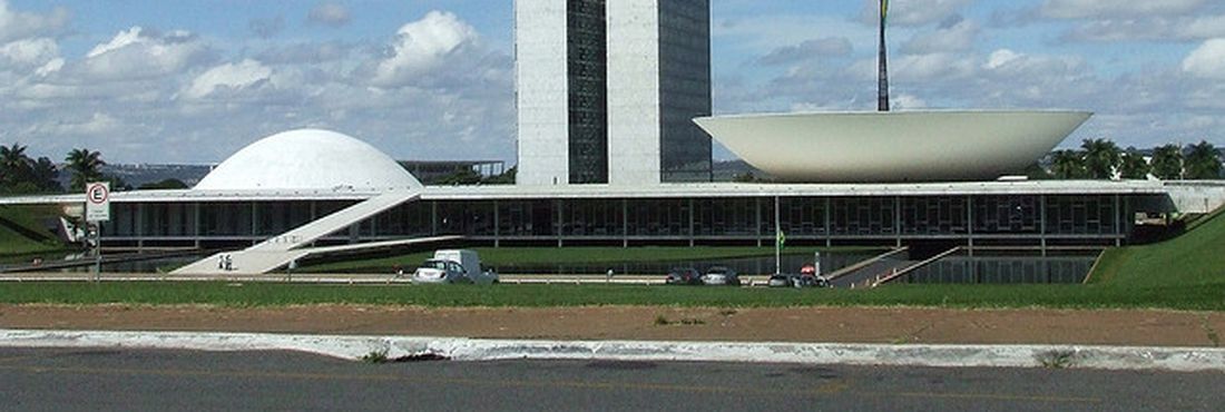 Congresso Nacional Os aliados acusam os partidos de oposição de tentar politizar o julgamento da Ação Penal 470