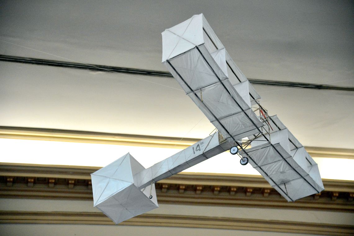 Tânia Rêgo/Agência Brasil Rio de Janeiro - O Centro de Documentação da Aeronáutica apresenta exposição Asas Que Protegem o País – Tributo a Santos Dumont para homenagear os 110 anos do seu primeiro voo (Tânia Rêgo/Agência Brasil)
